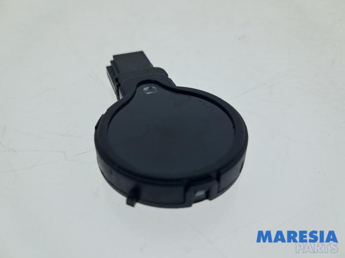 Begagnade Regnsensor Alfa Romeo Giulietta (940) 1.4 TB 16V MultiAir Pris € 39,99 Marginaltabell erbjuds av Maresia Parts