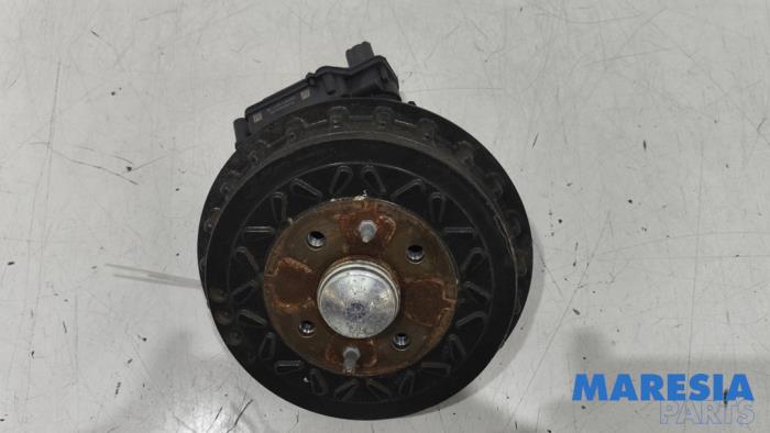 Używane Hamulec bebnowy tyl Fiat 500e (332) 42 kWh 3+1 Cena € 150,00 Procedura marży oferowane przez Maresia Parts