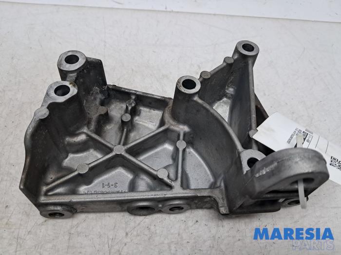 Used Engine mount Renault Clio IV Estate/Grandtour (7R) 1.5 Energy dCi 90 FAP Price € 29,95 Margin scheme offered by Maresia Parts