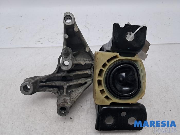 Used Engine mount Renault Kangoo Express (FW) 1.5 dCi 110 Price € 60,50 Inclusive VAT offered by Maresia Parts