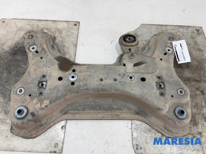 Begagnade Underram Renault Trafic (1FL/2FL/3FL/4FL) 1.6 dCi 95 Pris € 90,75 Inklusive moms erbjuds av Maresia Parts