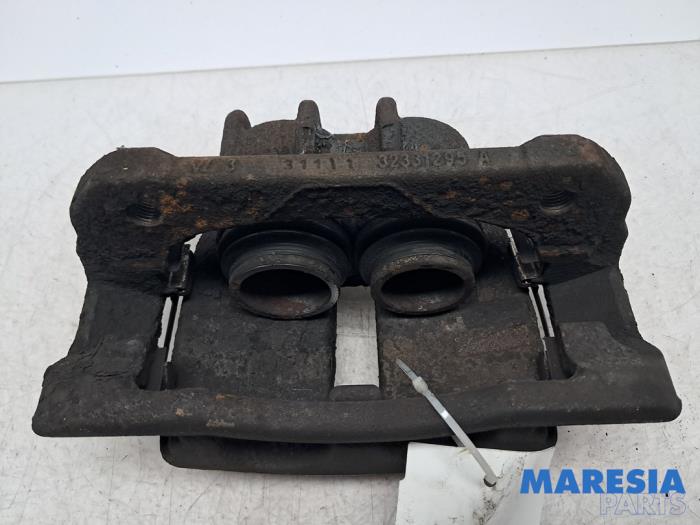 Gebrauchte Bremszange rechts vorne Peugeot Expert (G9) 2.0 HDiF 16V 130 Preis € 30,19 Mit Mehrwertsteuer angeboten von Maresia Parts