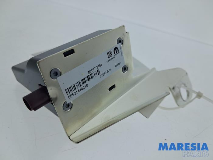Begagnade Antennförstärkare Fiat 500e (332) 42 kWh 3+1 Pris € 29,95 Marginaltabell erbjuds av Maresia Parts