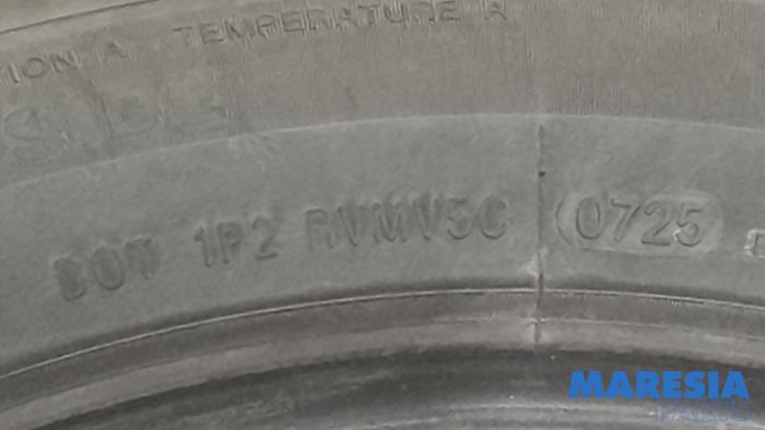 Opona z Fiat 500 (312) 1.2