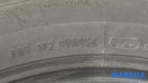 Opona z Fiat 500 (312) 1.2