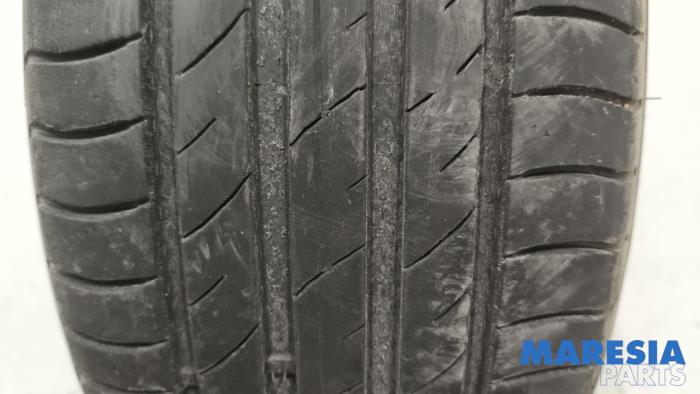 Używane Opona Fiat 500 (312) 1.2 Cena € 15,00 Procedura marży oferowane przez Maresia Parts