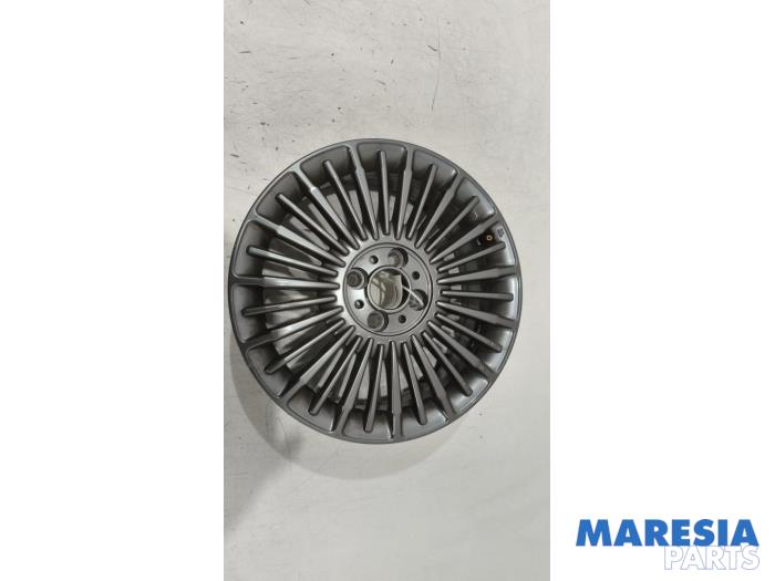 Używane Obrecz Fiat 500e (332) 42 kWh 3+1 Cena € 124,99 Procedura marży oferowane przez Maresia Parts