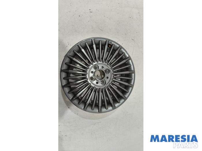 Używane Obrecz Fiat 500e (332) 42 kWh 3+1 Cena € 124,99 Procedura marży oferowane przez Maresia Parts
