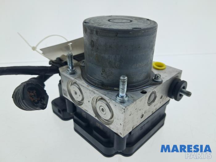 Usagé Bloc ABS Renault Kangoo Express (FW) 1.5 dCi 110 Prix € 119,79 Prix TTC proposé par Maresia Parts