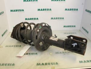 Used Front shock absorber rod, right Renault Megane III Grandtour (KZ) 1.5 dCi 110 Price € 50,00 Margin scheme offered by Maresia Parts