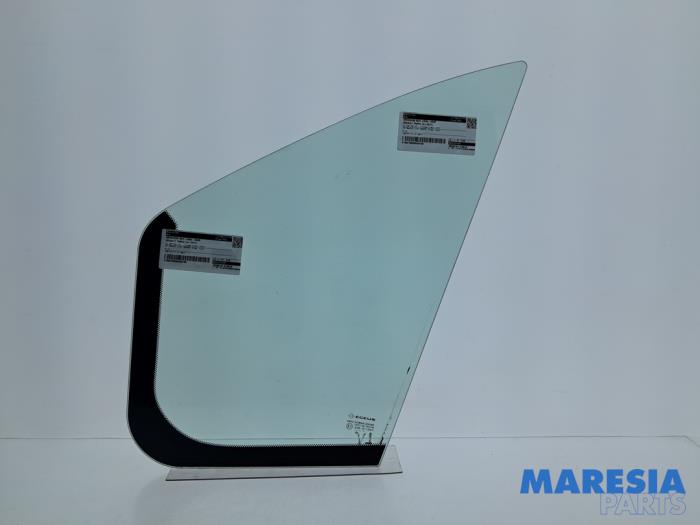 Usados Ventanilla triangular izquierda delante Renault Trafic (1FL/2FL/3FL/4FL) 1.6 dCi 95 Precio € 60,50 IVA incluido ofrecido por Maresia Parts