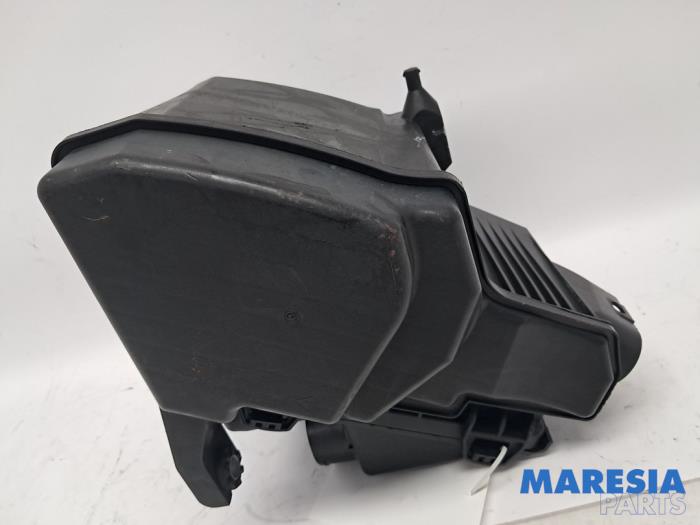 Begagnade Luftfilterhus Renault Twingo III (AH) 1.0 SCe 70 12V Pris € 29,95 Marginaltabell erbjuds av Maresia Parts