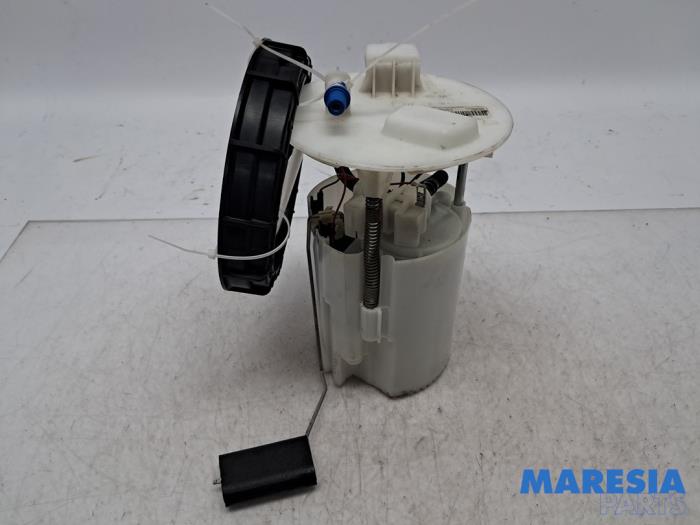 Gebrauchte Kraftstoffpumpe Elektrisch Renault Twingo III (AH) 1.0 SCe 70 12V Preis € 30,00 Margenregelung angeboten von Maresia Parts