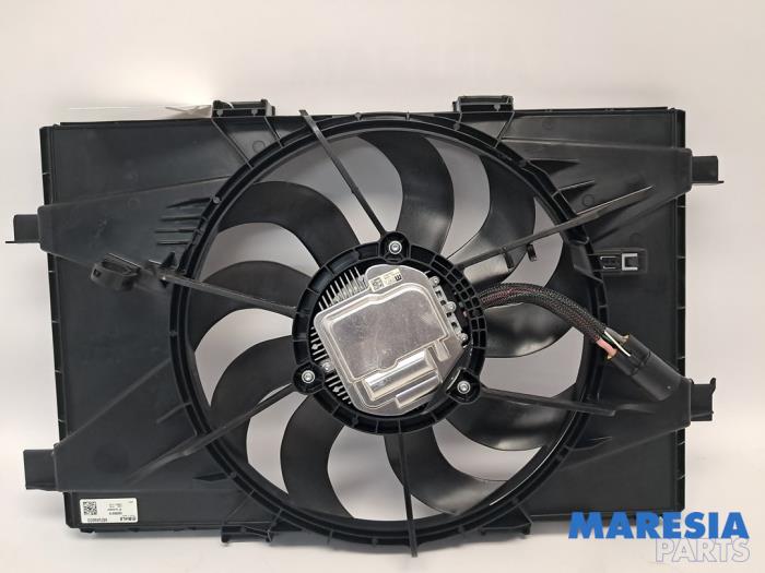 Używane Silnik wentylatora Fiat 500e (332) 42 kWh 3+1 Cena € 157,50 Procedura marży oferowane przez Maresia Parts