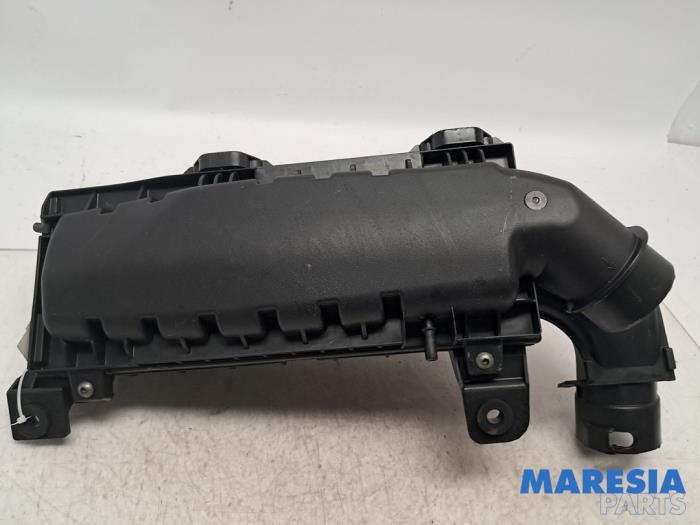 Begagnade Luftfilterhus Citroen C3 (SX/SW) 1.2 12V e-THP PureTech 110 Pris € 34,99 Marginaltabell erbjuds av Maresia Parts