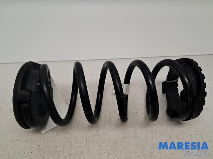 Begagnade Bakre spolfjäder Fiat 500e (332) 42 kWh 3+1 Pris € 65,00 Marginaltabell erbjuds av Maresia Parts