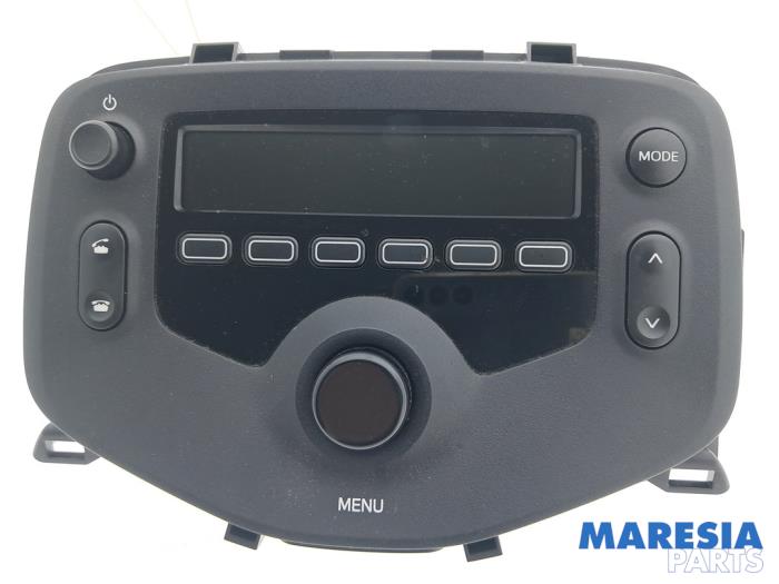 Begagnade Radio Peugeot 108 1.0 12V Pris € 64,95 Marginaltabell erbjuds av Maresia Parts
