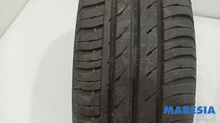 Begagnade Däck Peugeot 107 1.0 12V Pris € 20,00 Marginaltabell erbjuds av Maresia Parts