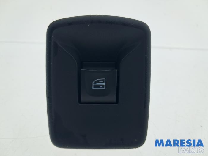 Usados Interruptor de ventanilla eléctrica Fiat Talento 2.0 EcoJet BiTurbo 145 Precio € 24,20 IVA incluido ofrecido por Maresia Parts