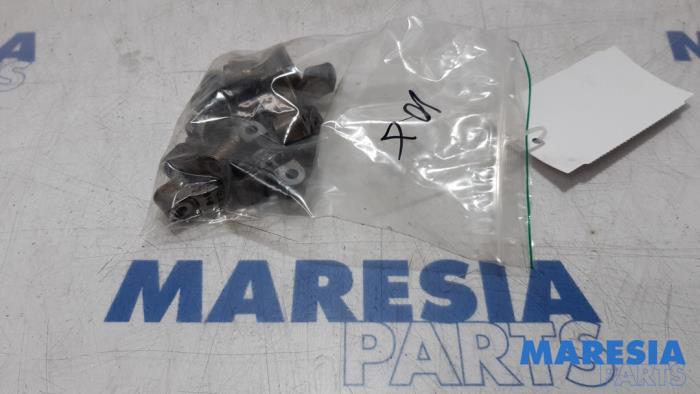 Gebrauchte Nockenwelle Set Peugeot 207/207+ (WA/WC/WM) 1.6 16V VTRi Preis € 50,00 Margenregelung angeboten von Maresia Parts