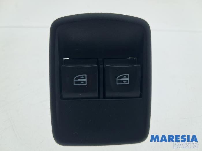 Usados Interruptor combinado de ventanillas Fiat Talento 2.0 EcoJet BiTurbo 145 Precio € 24,19 IVA incluido ofrecido por Maresia Parts