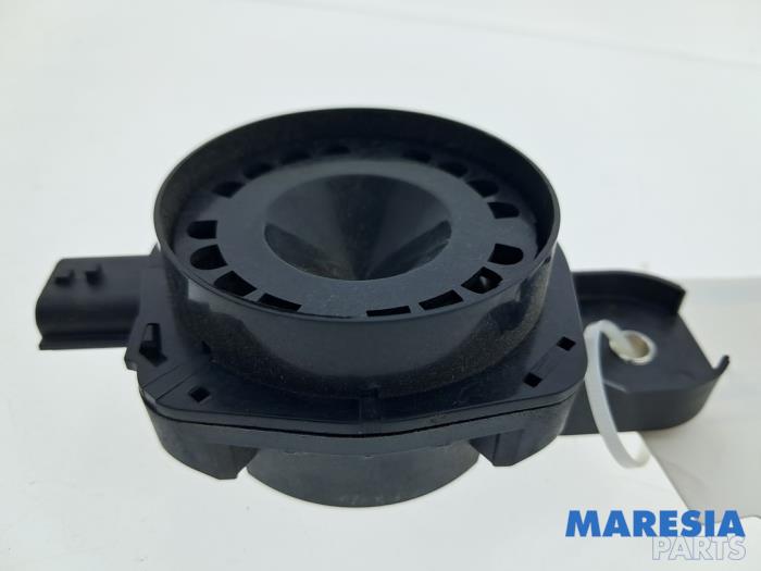 Używane Klakson Renault Megane IV (RFBB) 1.6 GT Energy TCe 205 EDC Cena € 17,50 Procedura marży oferowane przez Maresia Parts