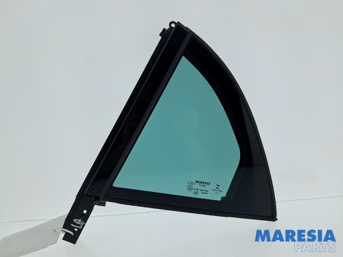 Usados Ventanilla triangular izquierda detrás Renault Megane IV (RFBB) 1.6 GT Energy TCe 205 EDC Precio € 50,00 Norma de margen ofrecido por Maresia Parts