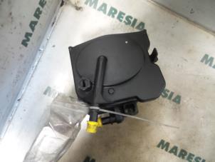 Usados Cuerpo del filtro de combustible Citroen C5 II Break (RE) 1.6 HDiF 16V Precio € 35,00 Norma de margen ofrecido por Maresia Parts