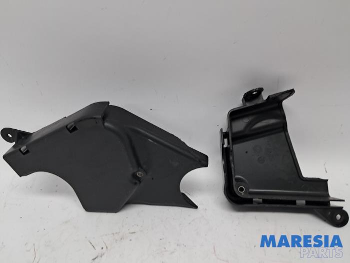 Usagé Couvercle de distribution Fiat 500C (312) 1.2 69 Prix € 15,00 Règlement à la marge proposé par Maresia Parts