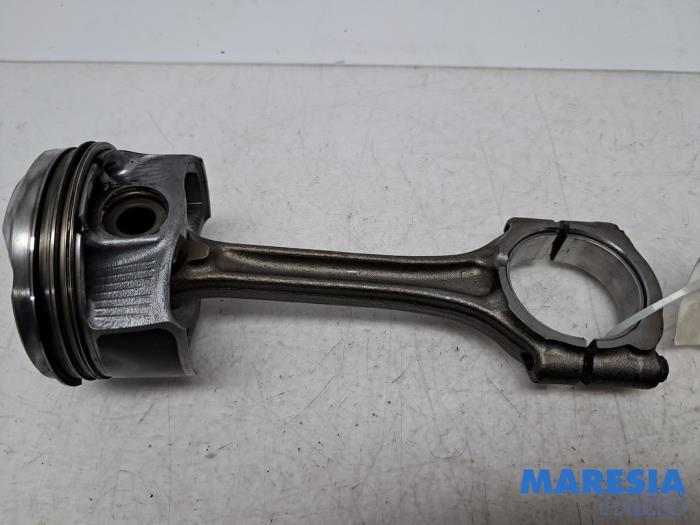 Gebrauchte Kolben Citroen C4 Grand Picasso (3A) 1.2 12V PureTech 130 Preis € 50,00 Margenregelung angeboten von Maresia Parts