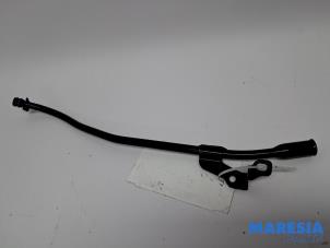 Ölmessstab van een Citroën C3 (SC) 1.0 Vti 68 12V 2014