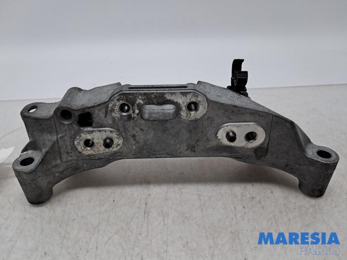Used Engine mount Peugeot 308 SW (L4/L9/LC/LJ/LR) 1.2 12V e-THP PureTech 110 Price € 19,95 Margin scheme offered by Maresia Parts