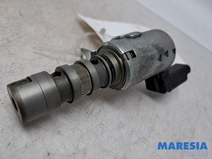 Nockenwelle Sensor van een Citroën C5 III Berline (RD) 2.0 16V 2008