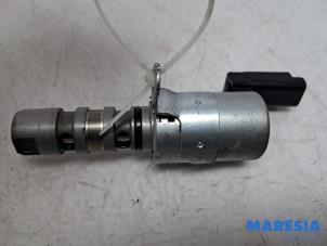 Nockenwelle Sensor van een Citroën C5 III Berline (RD) 2.0 16V 2008