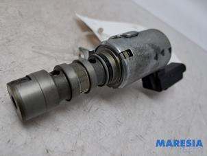 Nockenwelle Sensor van een Citroën C5 III Berline (RD) 2.0 16V 2008