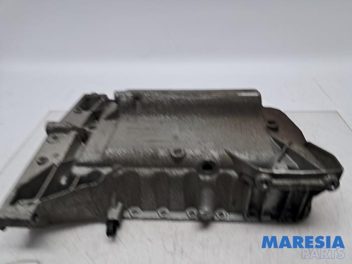 Usagé Couvercle carter Citroen C5 III Berline (RD) 2.0 16V Prix € 74,95 Règlement à la marge proposé par Maresia Parts