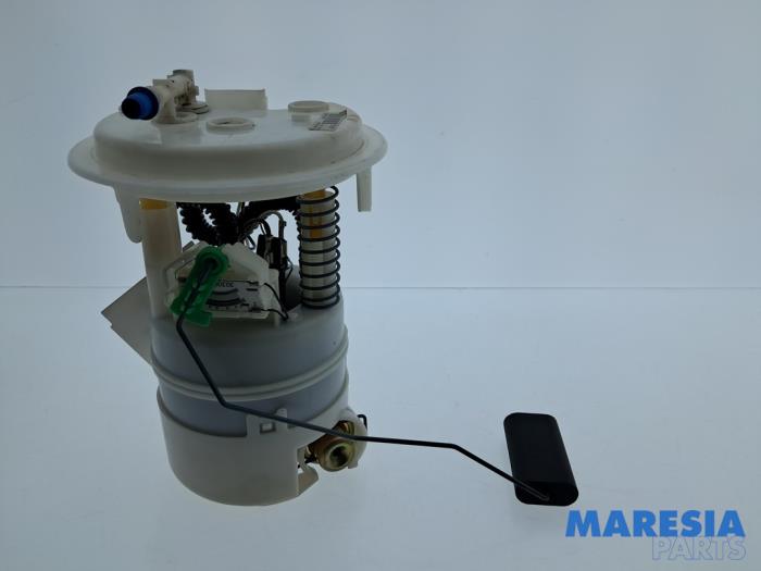 Usagé Pompe d'injection Peugeot 307 CC (3B) 2.0 16V Prix € 35,00 Règlement à la marge proposé par Maresia Parts