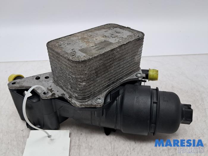 Gebrauchte Ölfiltergehäuse Renault Trafic (1FL/2FL/3FL/4FL) 1.6 dCi 95 Preis € 96,74 Mit Mehrwertsteuer angeboten von Maresia Parts