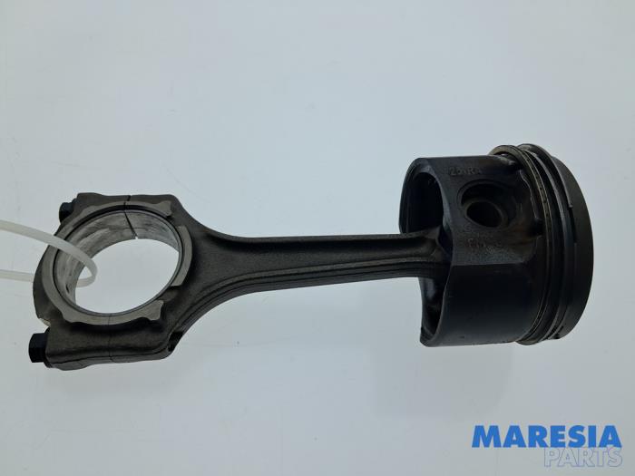 Używane Korbowód Fiat 500 (312) 1.2 Cena € 39,99 Procedura marży oferowane przez Maresia Parts