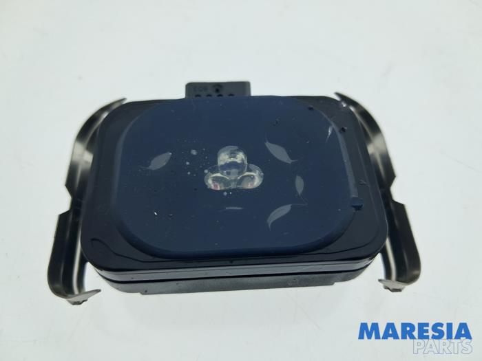 Begagnade Regnsensor Peugeot RCZ (4J) 1.6 16V THP Pris € 20,00 Marginaltabell erbjuds av Maresia Parts
