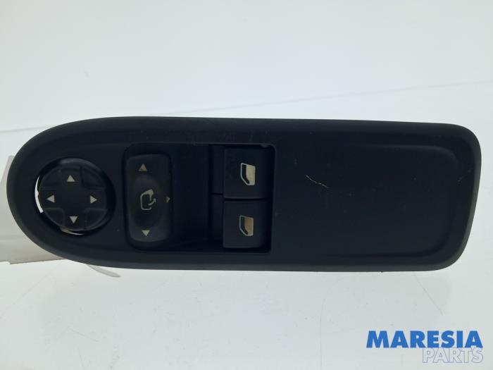 Usados Interruptor combinado de ventanillas Peugeot RCZ (4J) 1.6 16V THP Precio € 90,00 Norma de margen ofrecido por Maresia Parts