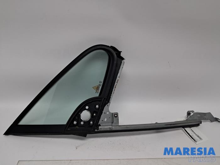 Usados Ventanilla triangular derecha delante Peugeot 307 CC (3B) 2.0 16V Precio € 45,00 Norma de margen ofrecido por Maresia Parts