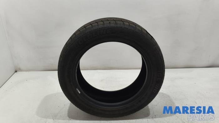 Używane Opona Renault Clio IV Estate/Grandtour (7R) 0.9 Energy TCE 90 12V Cena € 25,00 Procedura marży oferowane przez Maresia Parts