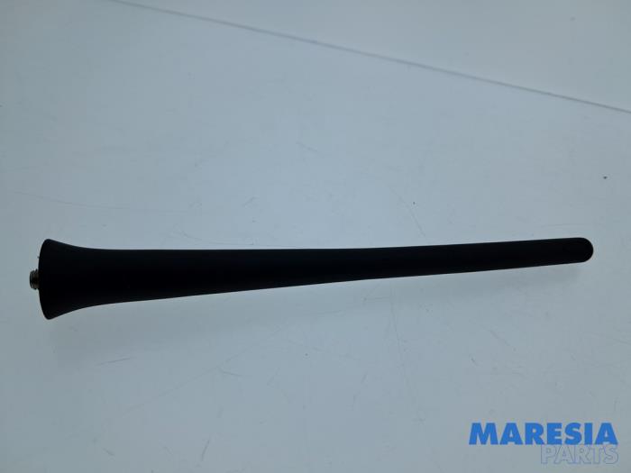 Używane Antena Opel Movano 2.2 D 140 Cena € 18,14 Z VAT oferowane przez Maresia Parts