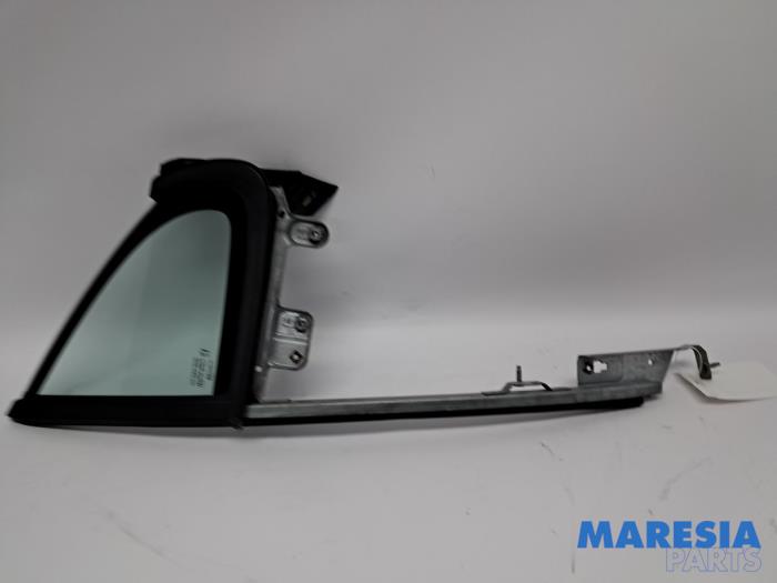 Usados Ventanilla triangular derecha delante Peugeot 207 CC (WB) 1.6 16V Precio € 35,00 Norma de margen ofrecido por Maresia Parts