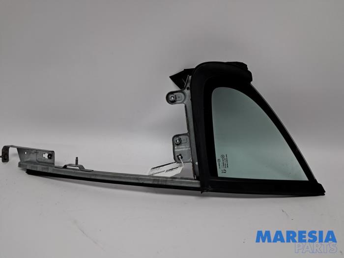 Usados Ventanilla triangular izquierda delante Peugeot 207 CC (WB) 1.6 16V Precio € 35,00 Norma de margen ofrecido por Maresia Parts