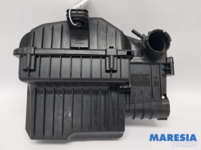 Begagnade Luftfilterhus Peugeot 208 I (CA/CC/CK/CL) 1.0 Vti 12V PureTech Pris € 19,95 Marginaltabell erbjuds av Maresia Parts