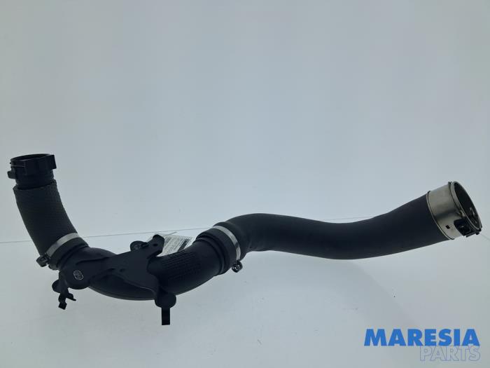 Gebrauchte Intercooler Rohr Renault Captur I (2R) 1.2 TCE 16V EDC Preis € 40,00 Margenregelung angeboten von Maresia Parts