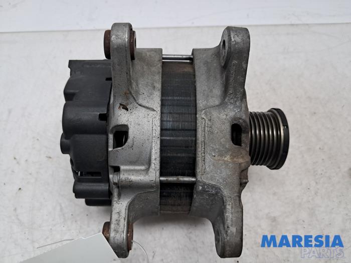 Usagé Dynamo Renault Clio IV Estate/Grandtour (7R) 0.9 Energy TCE 90 12V Prix € 70,00 Règlement à la marge proposé par Maresia Parts