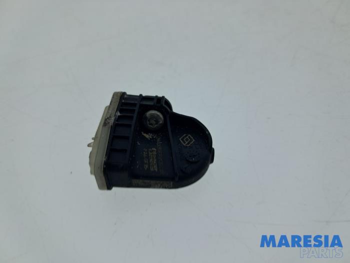 Begagnade Däcktryckssensor Renault Clio IV Estate/Grandtour (7R) 0.9 Energy TCE 12V Pris € 15,00 Marginaltabell erbjuds av Maresia Parts